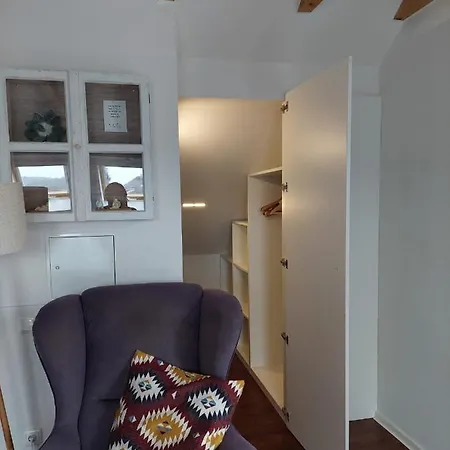 Moderne, Gemuetliche Dg-wohnung In Ruhiger Lage