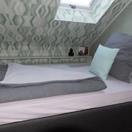 Moderne, Gemuetliche Dg-wohnung In Ruhiger Lage Нойнбург-форм-Вальд