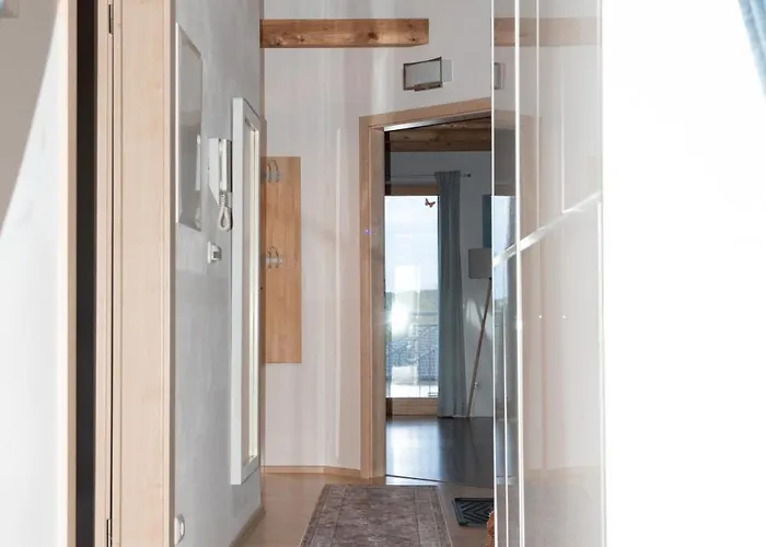 Moderne, Gemuetliche Dg-wohnung In Ruhiger Lage Апартаменты Нойнбург-форм-Вальд