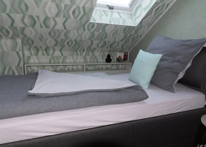 Moderne, Gemuetliche Dg-wohnung In Ruhiger Lage Нойнбург-форм-Вальд