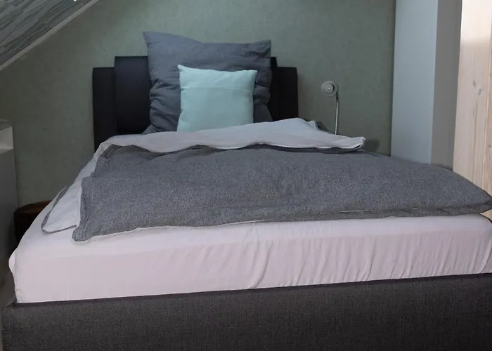 Апартаменты Moderne, Gemuetliche Dg-wohnung In Ruhiger Lage *