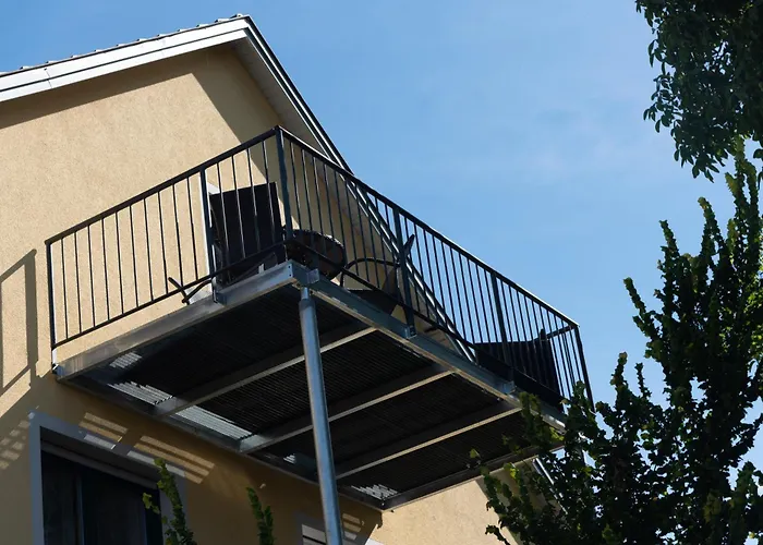 Moderne, Gemuetliche Dg-wohnung In Ruhiger Lage